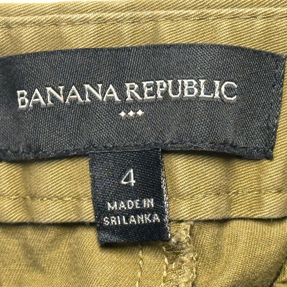 Banana Republic Women's Olive-Toned Button Front Shorts Size 4 - Picture 8 of 11